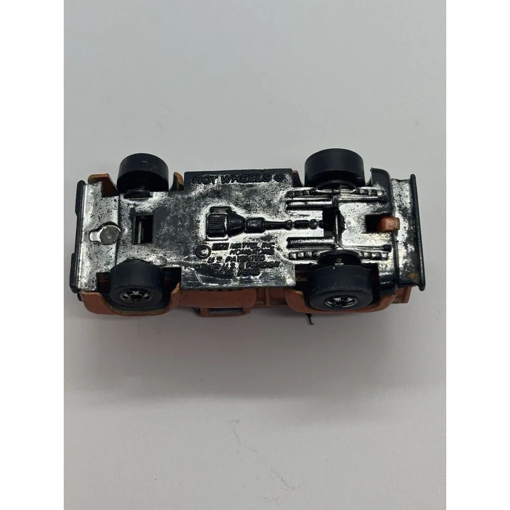 Hot Wheels Flying Colors Orange Hi-Tail Hauler